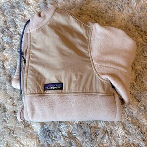 Patagonia women’s XS Fleece hooded jacket. Dusty rose pink with light sand beige